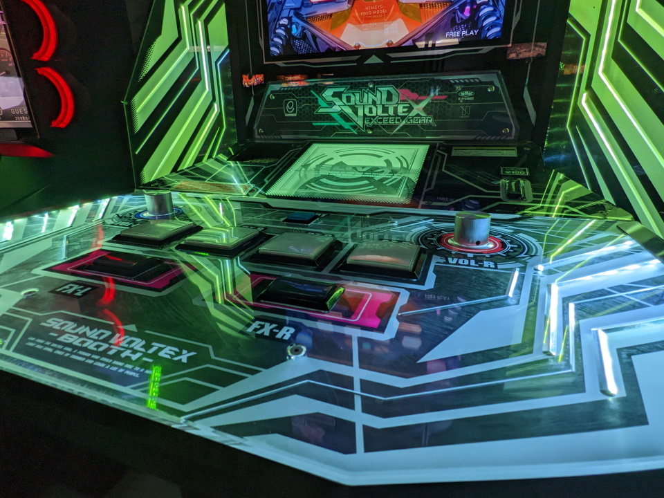 A Sound Voltex arcade game.